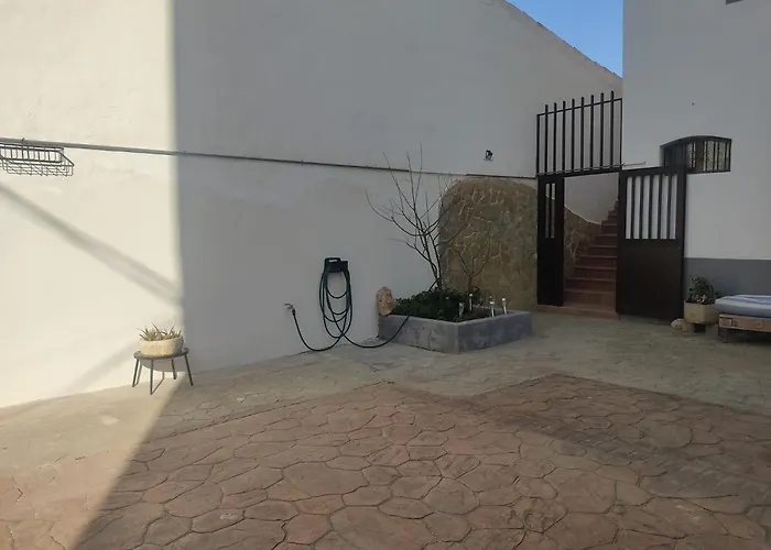 Ana House